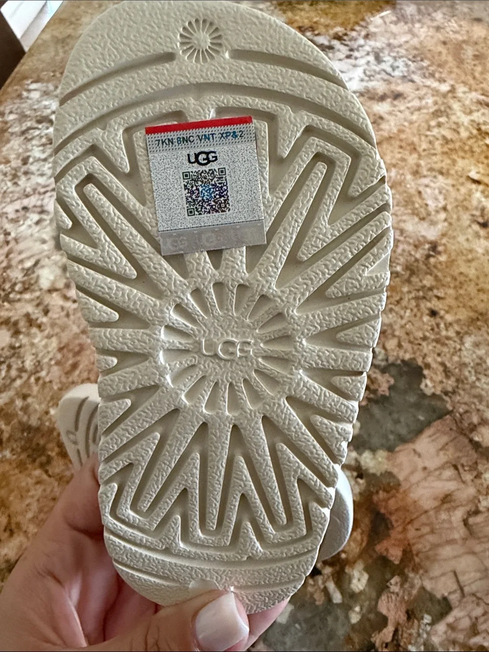 UGG Kids Off-White Double-Strap Velcro Sandals